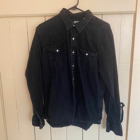 Levi’s Western Shirt - Picture 1 of 3
